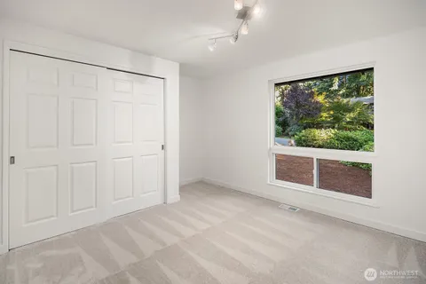 $1,298,000 | 3023 255th Avenue Southeast, Sammamish, WA 98075