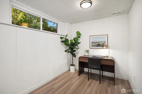 $1,298,000 | 3023 255th Avenue Southeast, Sammamish, WA 98075