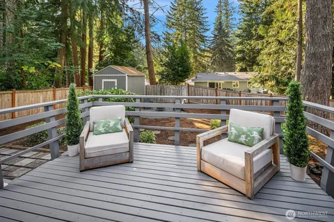 $1,298,000 | 3023 255th Avenue Southeast, Sammamish, WA 98075