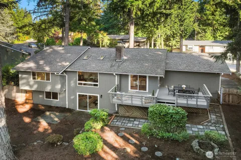 $1,298,000 | 3023 255th Avenue Southeast, Sammamish, WA 98075