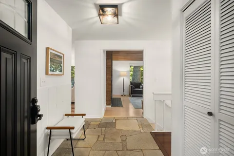 $1,298,000 | 3023 255th Avenue Southeast, Sammamish, WA 98075