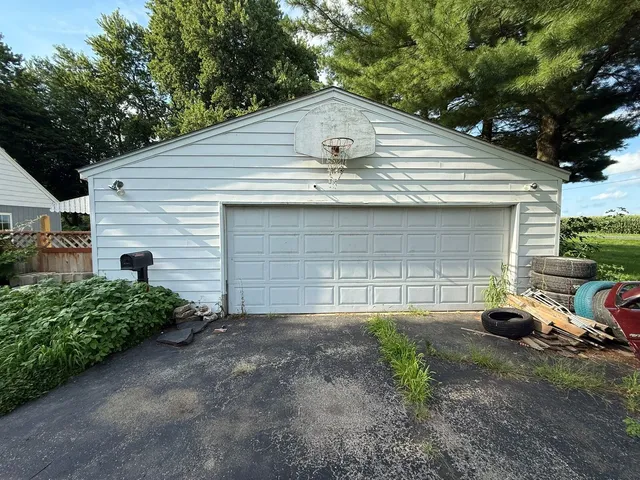 $29,000 | 20961 Center Staff Road, Illiopolis, IL 62539