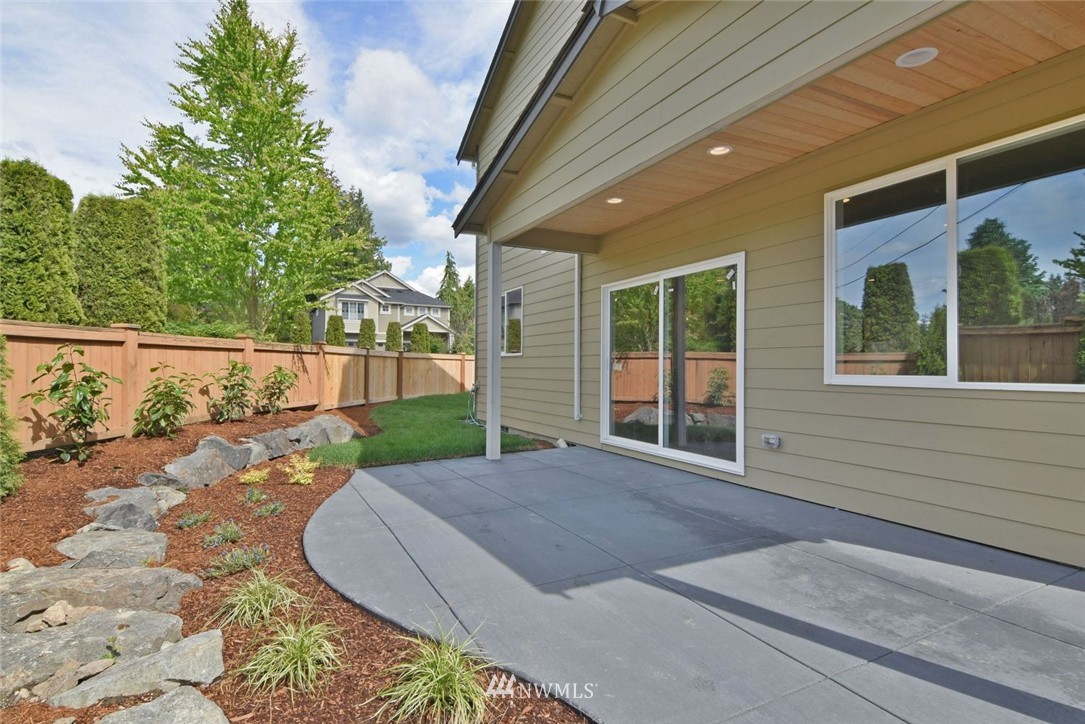 1607 170th Street Southeast Bothell, WA 98012 - Photo 14 of 17
