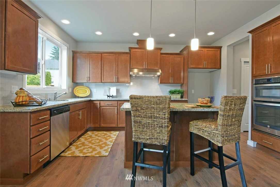 1607 170th Street Southeast Bothell, WA 98012 - Photo 5 of 17