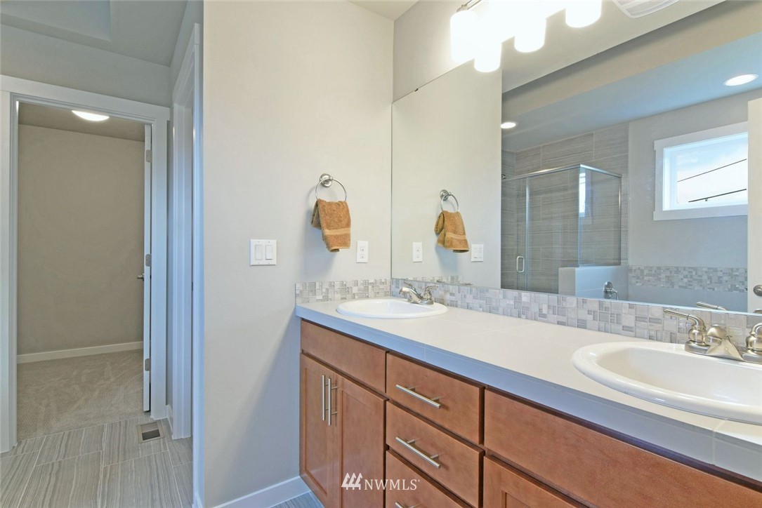1607 170th Street Southeast Bothell, WA 98012 - Photo 10 of 17