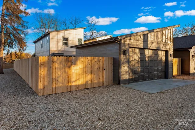 $564,999 | 2101 South Pacific Street, Boise, ID 83705