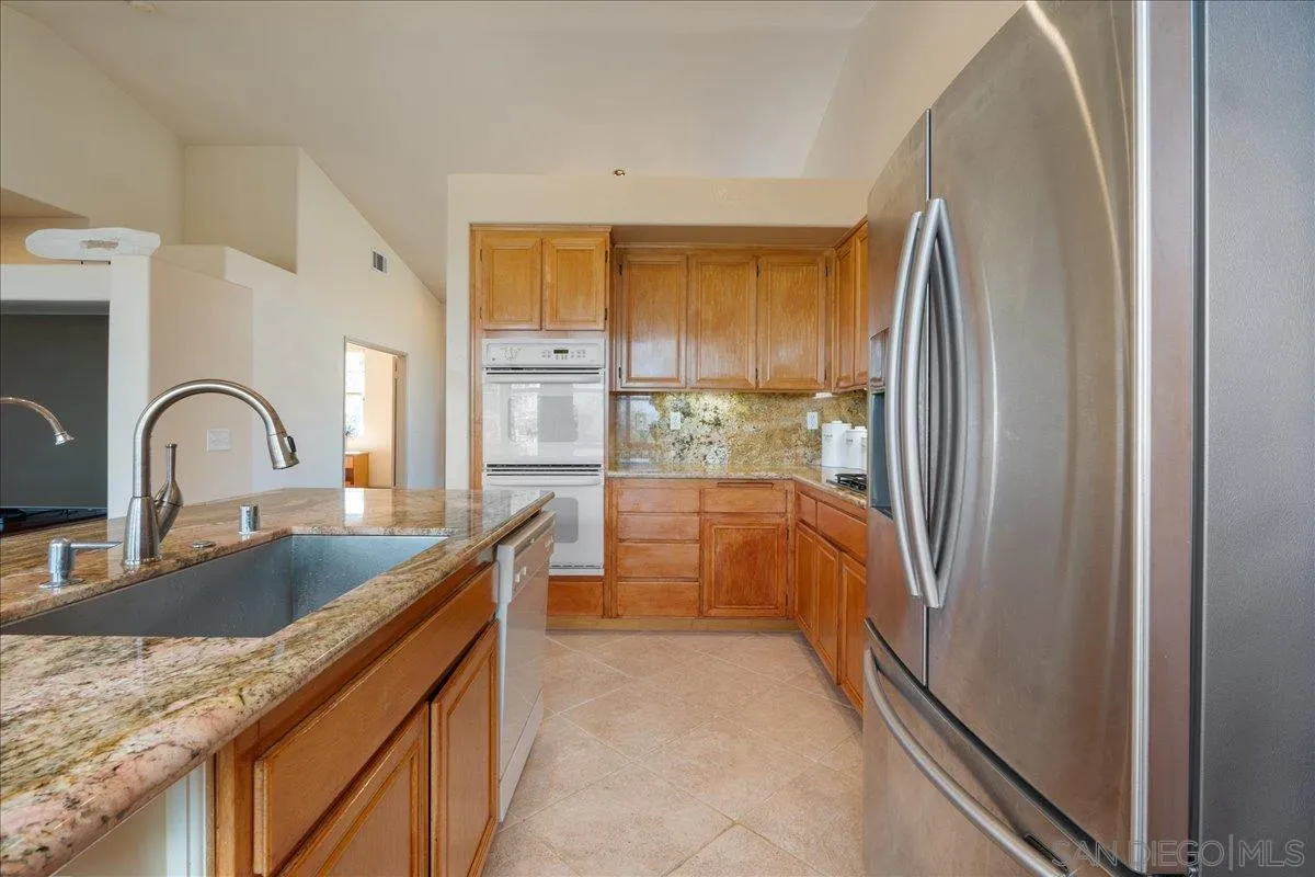 1992 Ridge Way Glen Escondido, CA 92029 - Photo 10 of 27