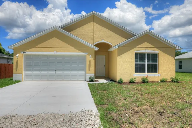 $2,200 | 8186 104th Avenue, Vero Beach, FL 32967