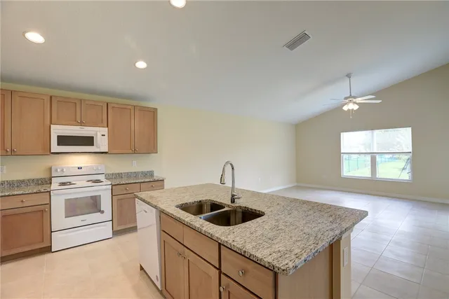 $2,200 | 8186 104th Avenue, Vero Beach, FL 32967