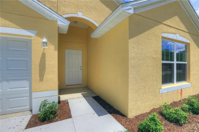 $2,200 | 8186 104th Avenue, Vero Beach, FL 32967
