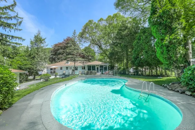 $1,150,000 | 10 Glenbrook Road, Monsey, NY 10952