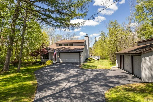 $439,900 | 1843 Runnymede Drive, Cazenovia, NY 13035