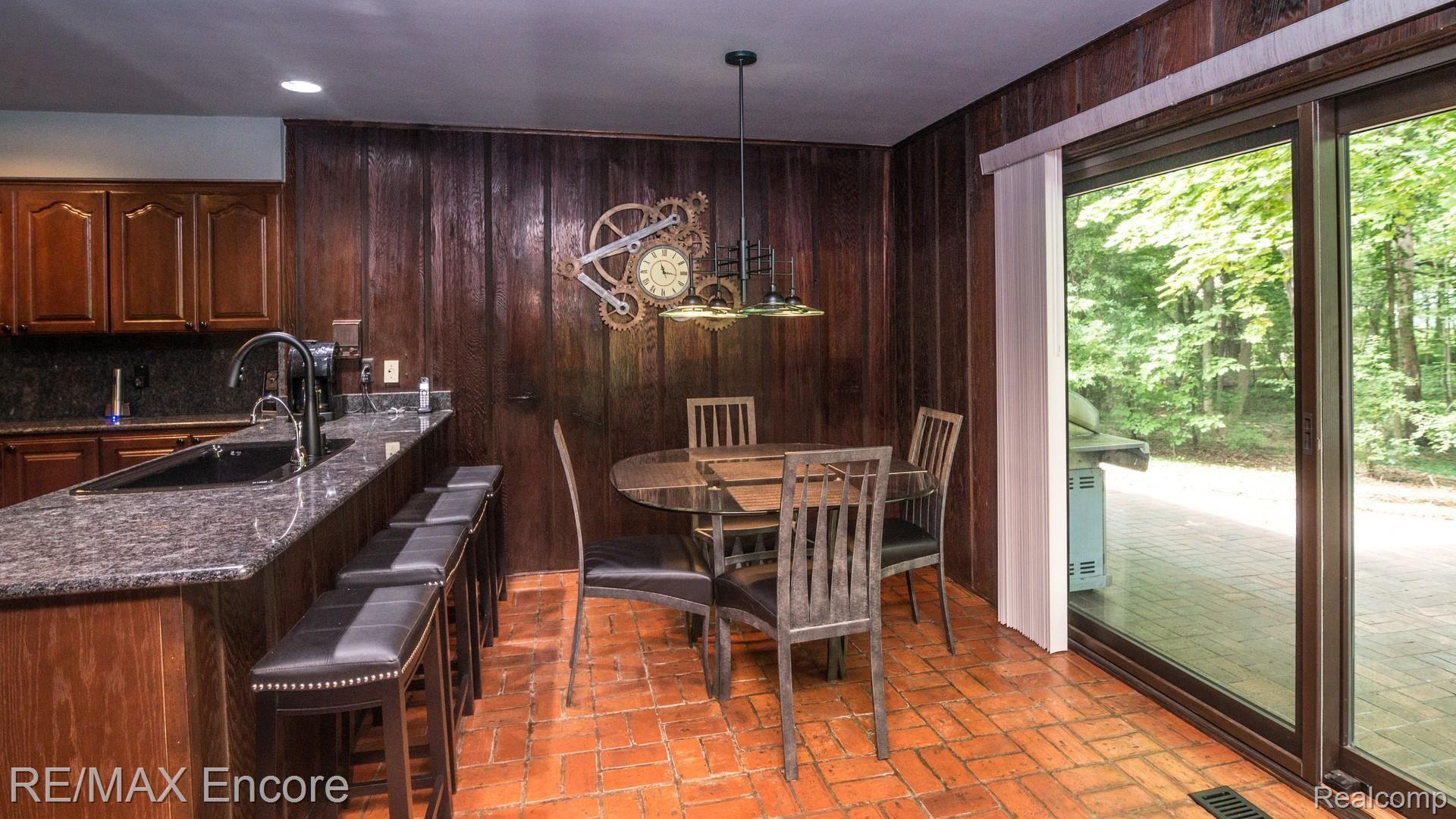 1177 Burnham Road Bloomfield Hills, MI 48304 - Photo 37 of 75 042_52.jpg
