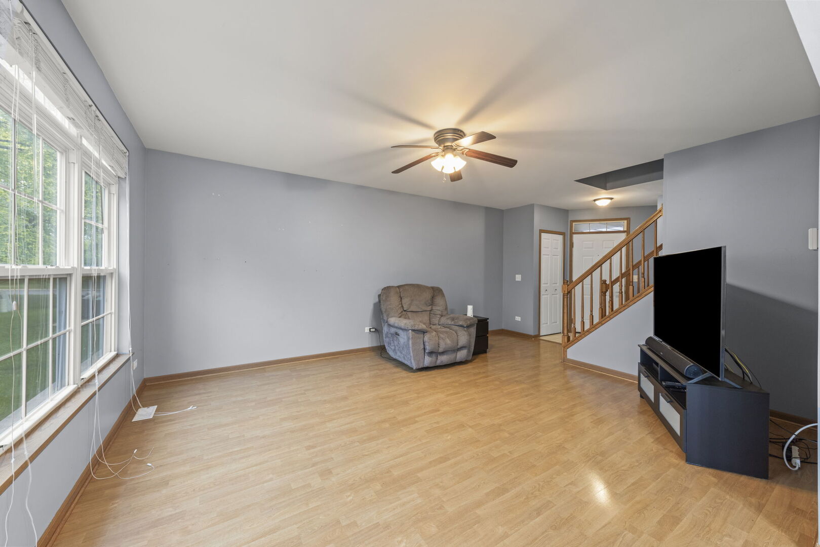 16727 South Sunset Ridge Court Lockport, IL 60441 - Photo 7 of 30 a view of a livingroom with furniture