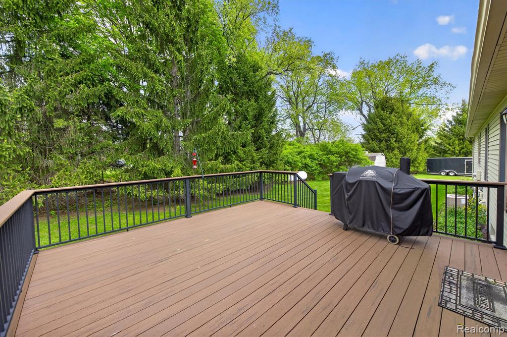 7659 Clyde Road Fenton, MI 48430 - Photo 32 of 52
