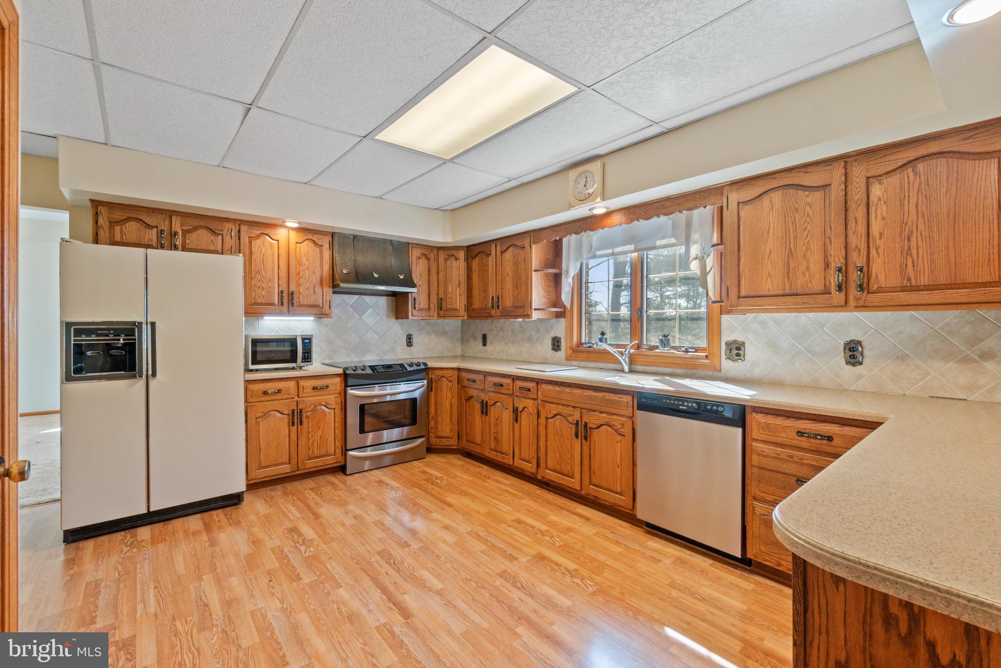 1052 Green Hill Farm Road Reisterstown, MD 21136 - Photo 14 of 36 Eat-in Kitchen