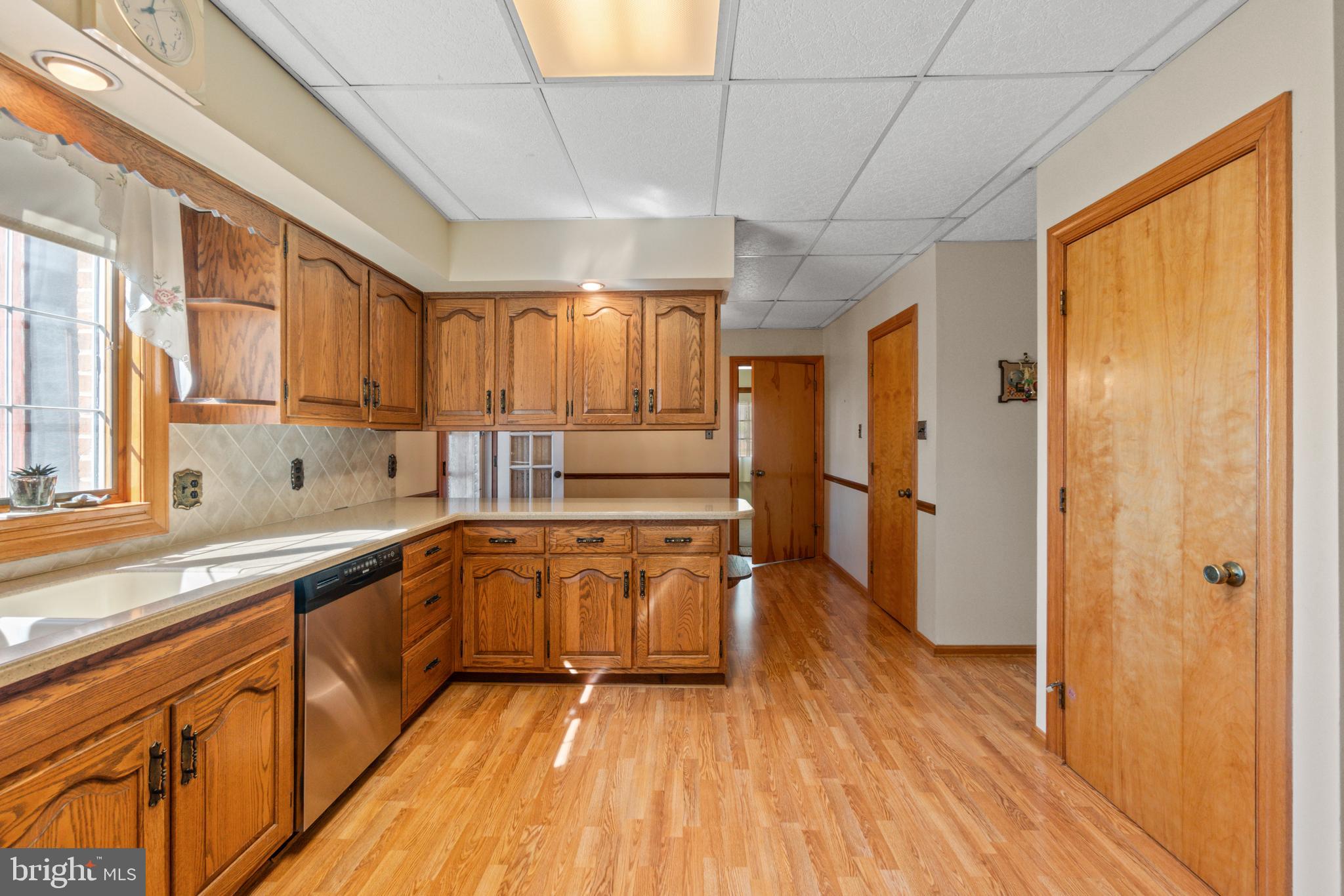 1052 Green Hill Farm Road Reisterstown, MD 21136 - Photo 15 of 36 Eat-in Kitchen