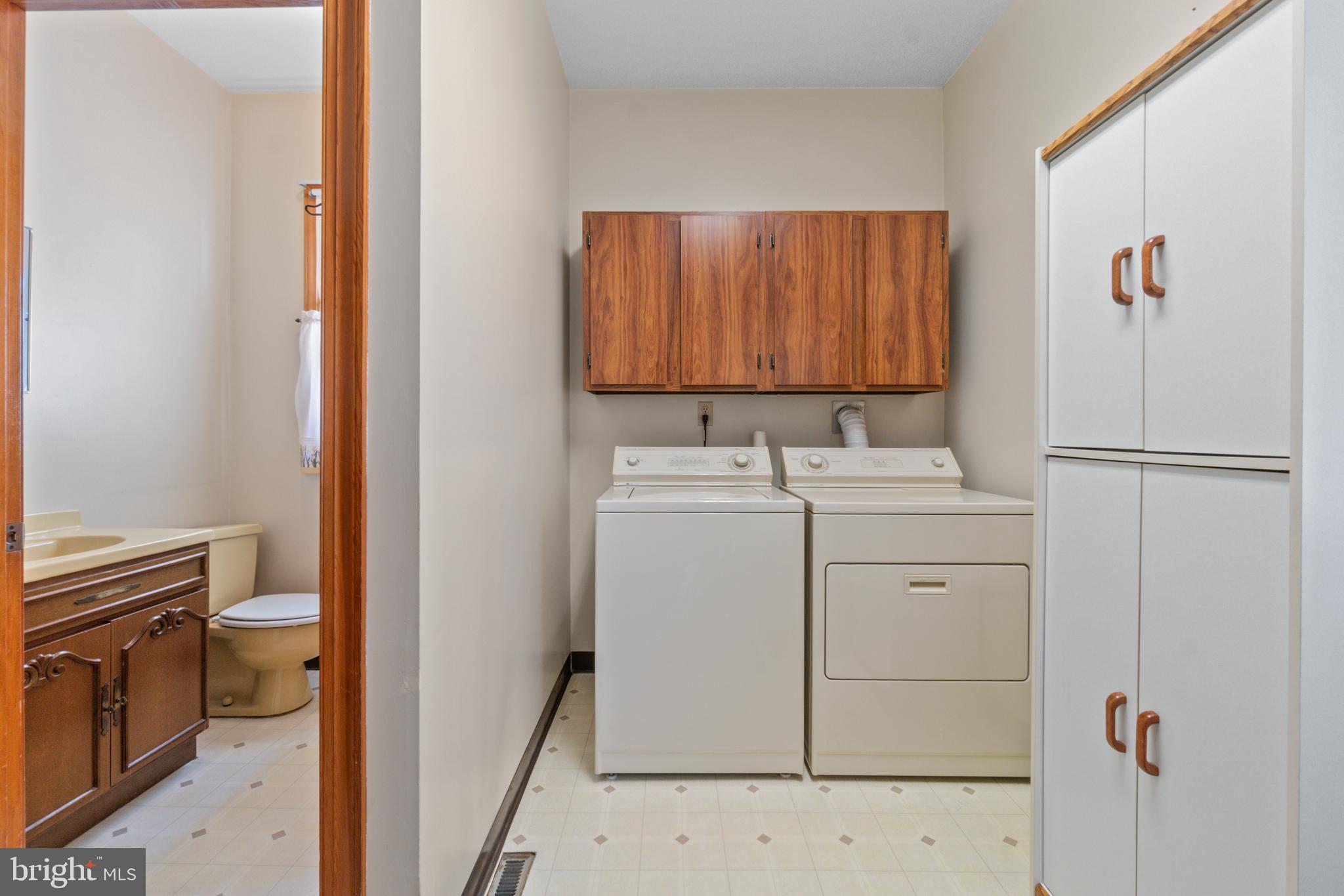 1052 Green Hill Farm Road Reisterstown, MD 21136 - Photo 17 of 36 Mud Room/ Laundry