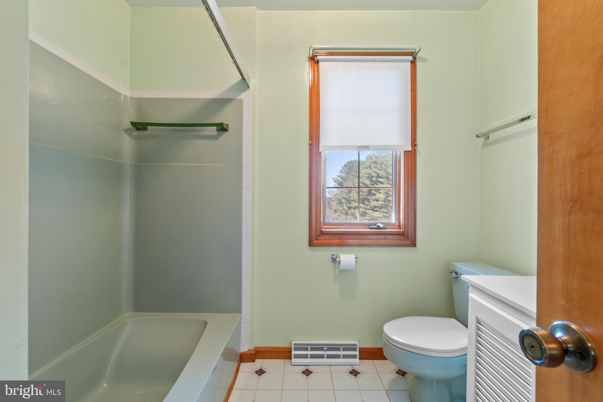 1052 Green Hill Farm Road Reisterstown, MD 21136 - Photo 28 of 36 Full Hall Bathroom