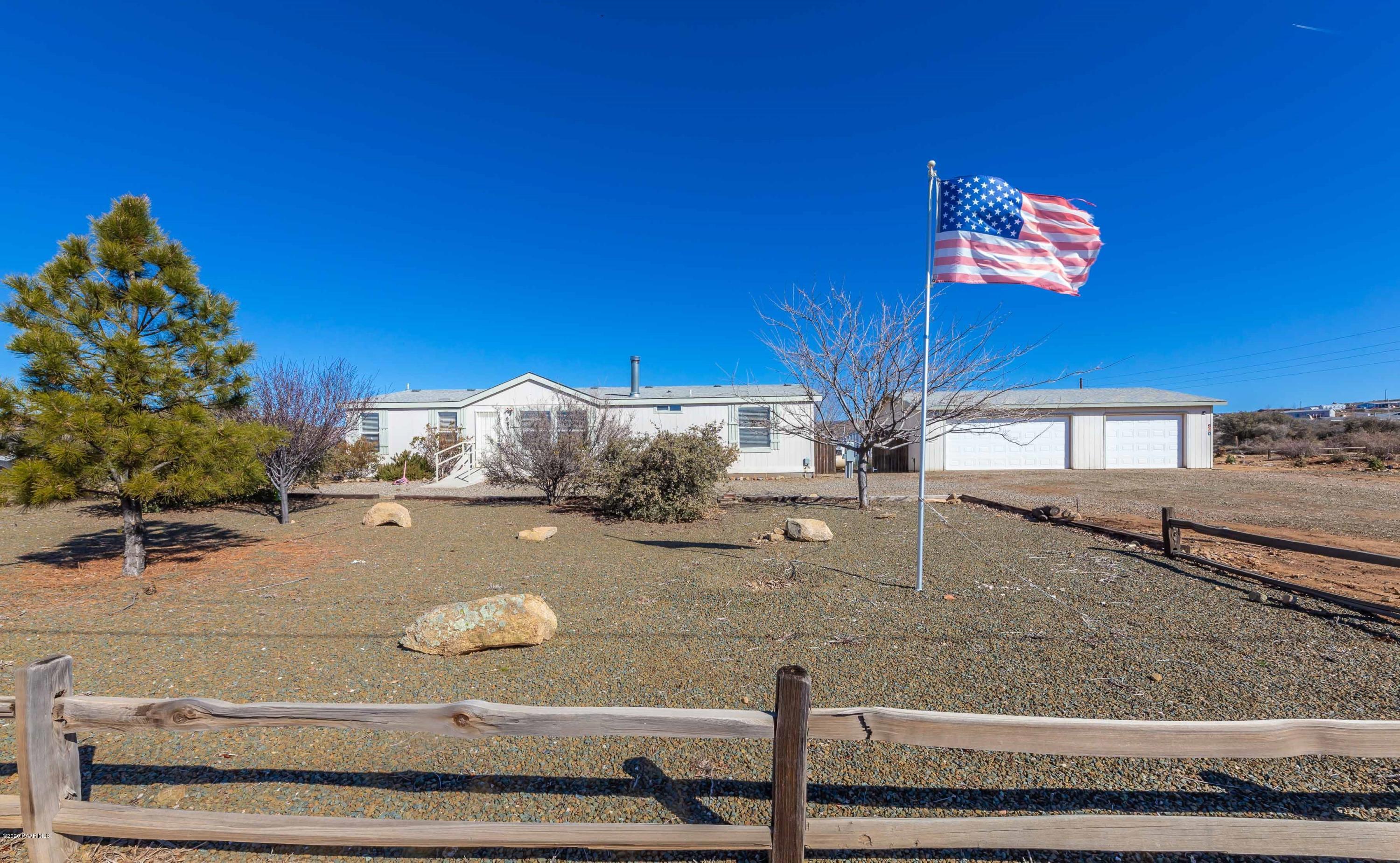 980 North Ambassador Road Dewey, AZ 86327 - Photo 1 of 28 Wonderful Home w/3CG!