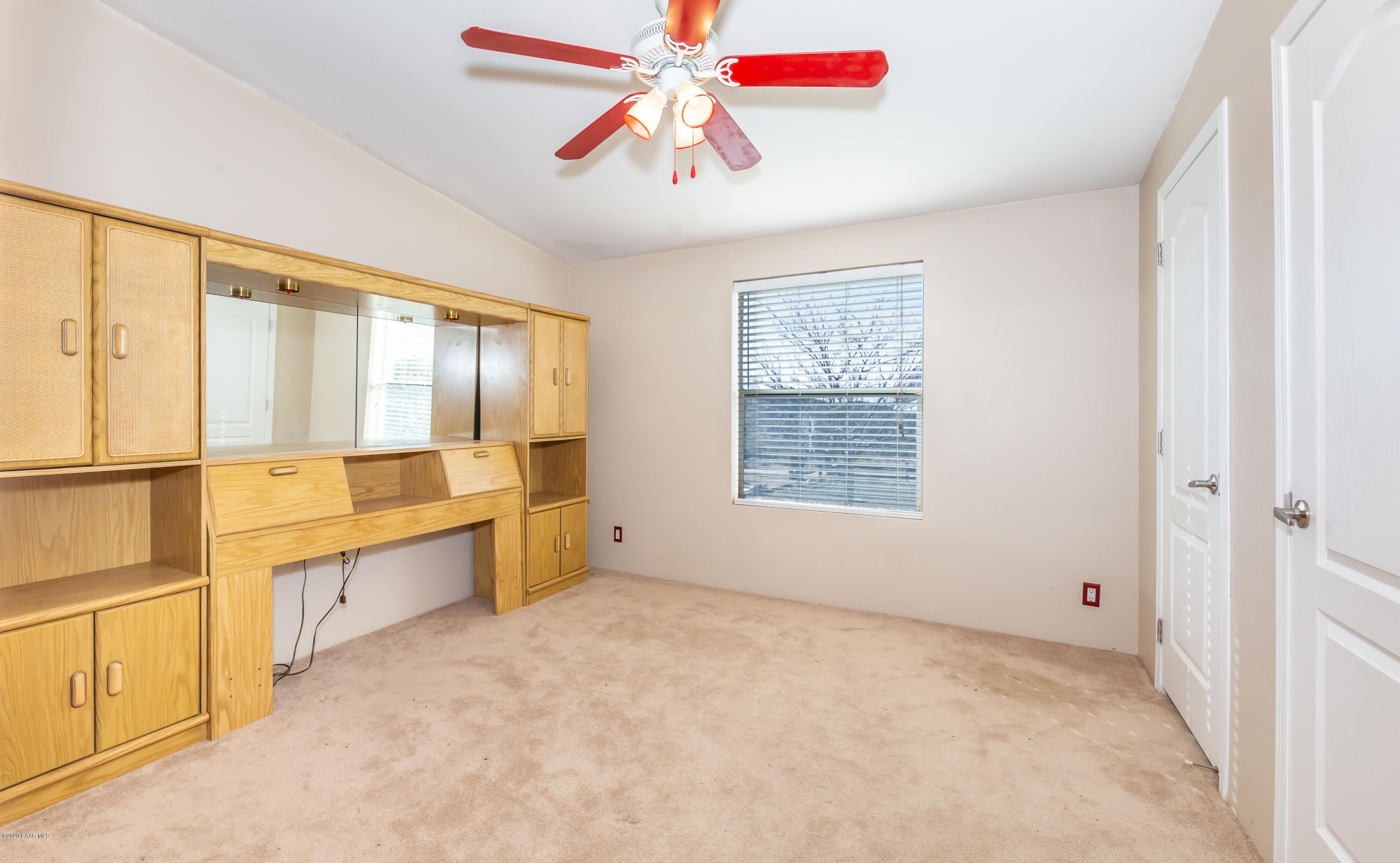 980 North Ambassador Road Dewey, AZ 86327 - Photo 12 of 28 Bedroom 3 w/Walk-In Closet