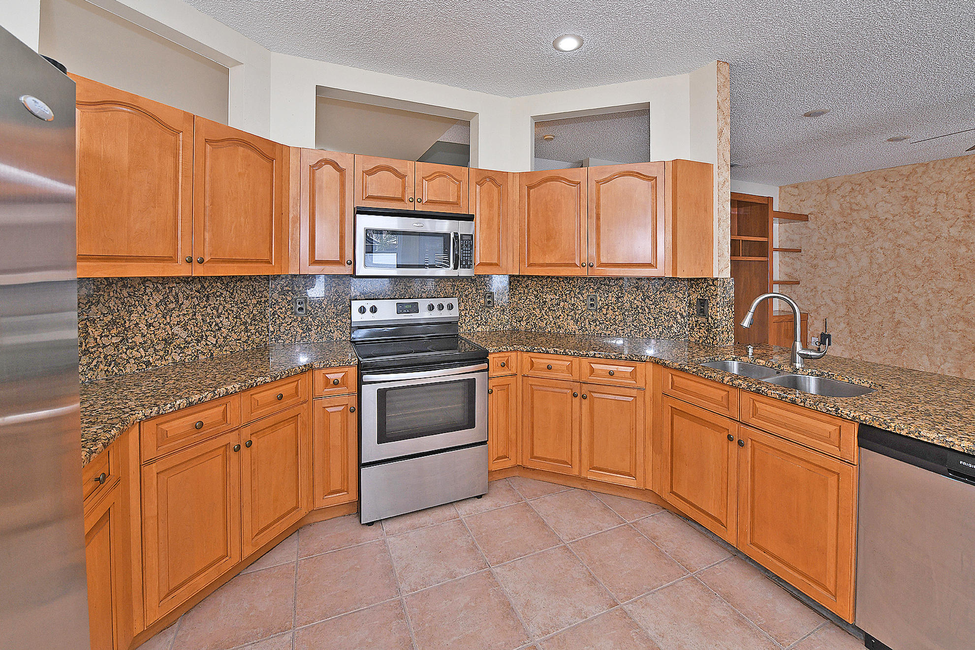 18039 Jazz Lane Boca Raton, FL 33496 - Photo 12 of 39 Kitchen
