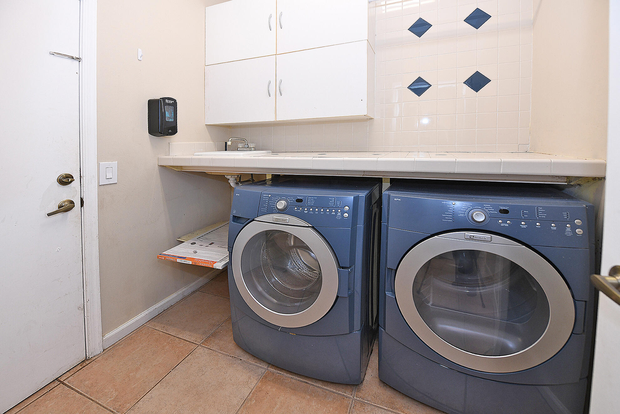 18039 Jazz Lane Boca Raton, FL 33496 - Photo 24 of 39 Laundry Room