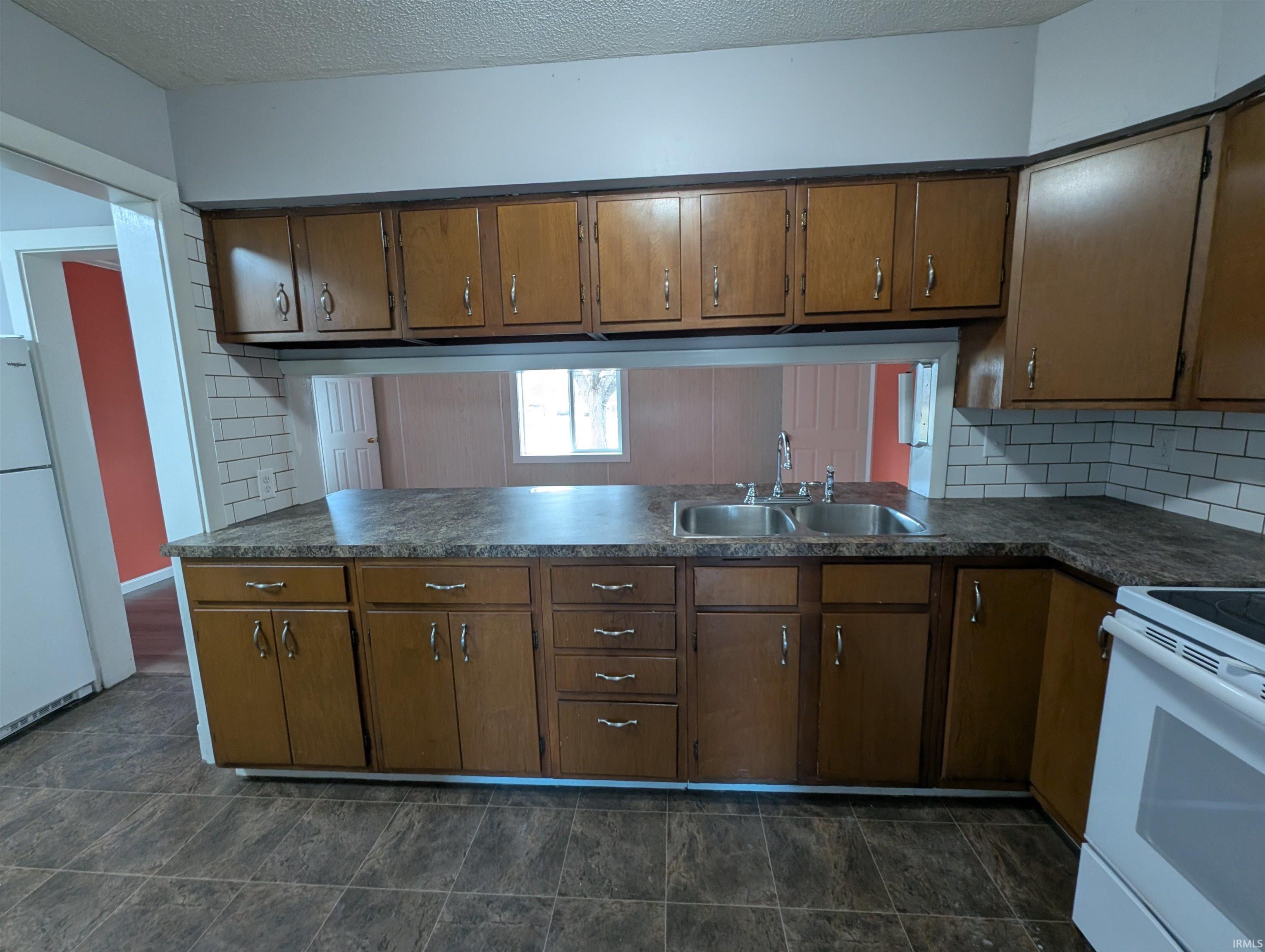 3 Maple Court Washington, IN 47501 - Photo 8 of 28