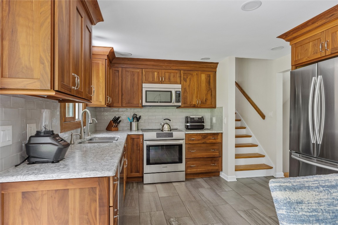 4800 Country Club Road Vestal, NY 13850 - Photo 12 of 32