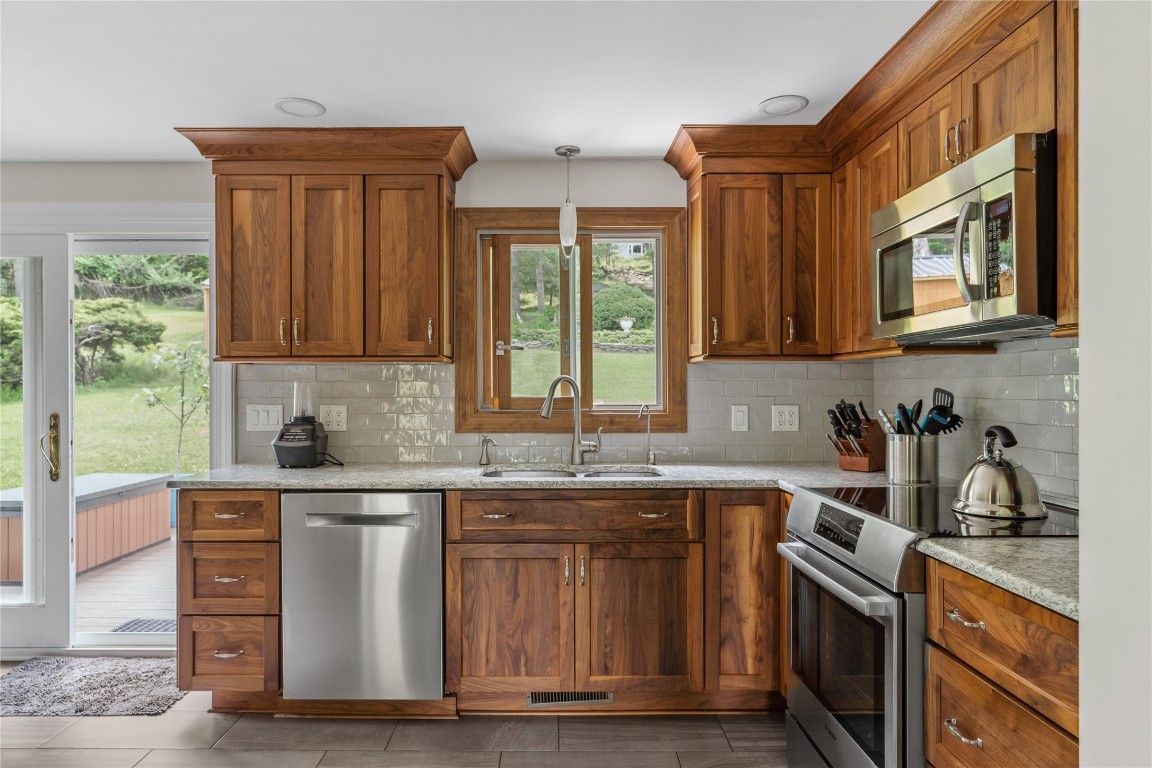 4800 Country Club Road Vestal, NY 13850 - Photo 13 of 32