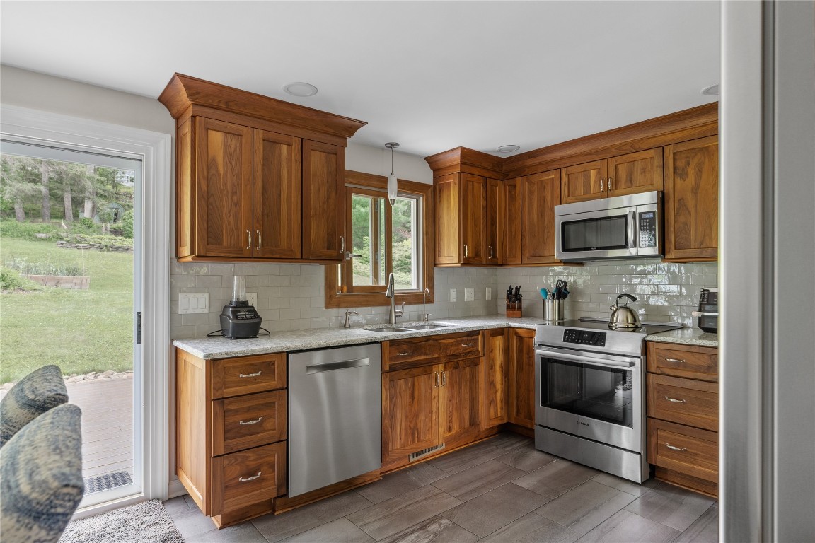4800 Country Club Road Vestal, NY 13850 - Photo 14 of 32
