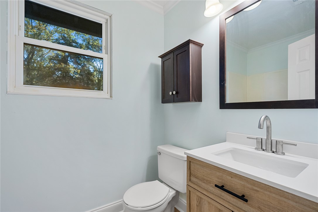 602 Grate Road Anderson, SC 29625 - Photo 24 of 44 Bathroom 2 Upper Level