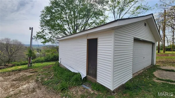 $69,900 | 19 Pine Lane, Cedar Hill, MO 63016