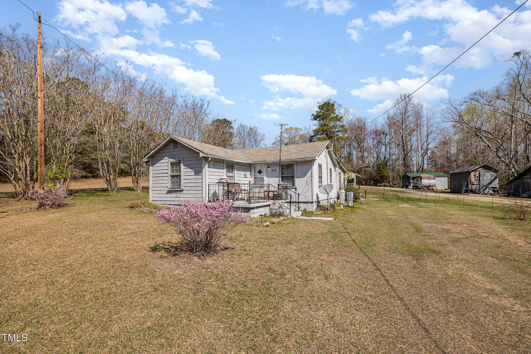7534 Overhills Road Spring Lake, NC 28390 - Photo 5 of 15 001_file_794
