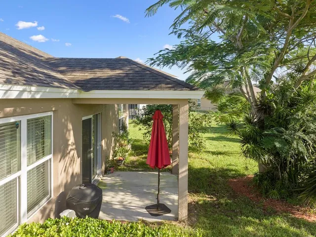 $2,500 | 1440 Lexington Square Southwest, Vero Beach, FL 32962