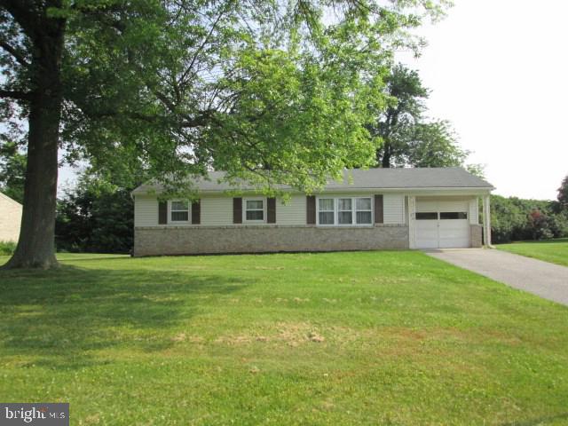 7 Forest Hills Road Red Lion, PA 17356 - Photo 2 of 25
