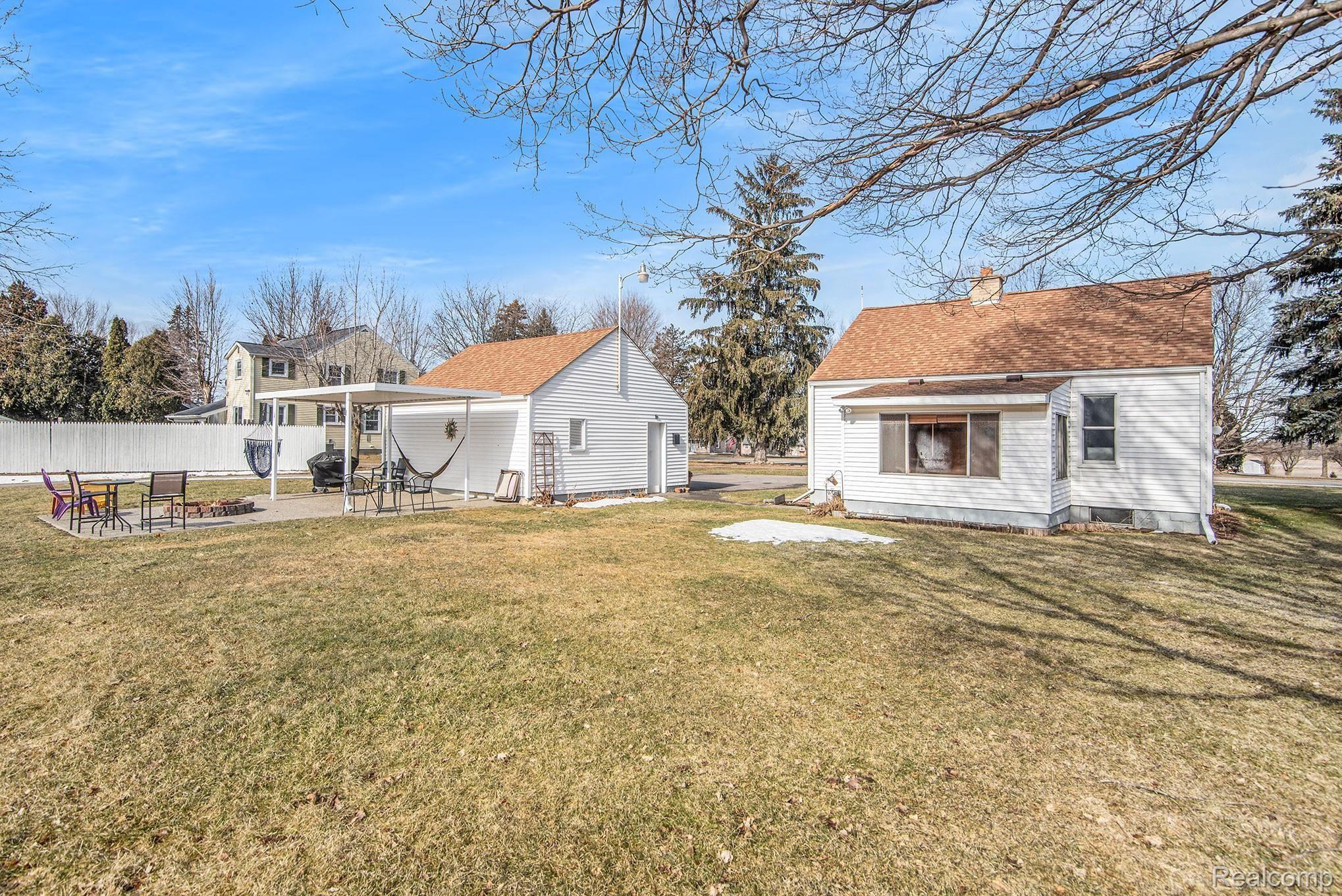 10926 Lansing Road Durand, MI 48429 - Photo 2 of 25 20.jpg