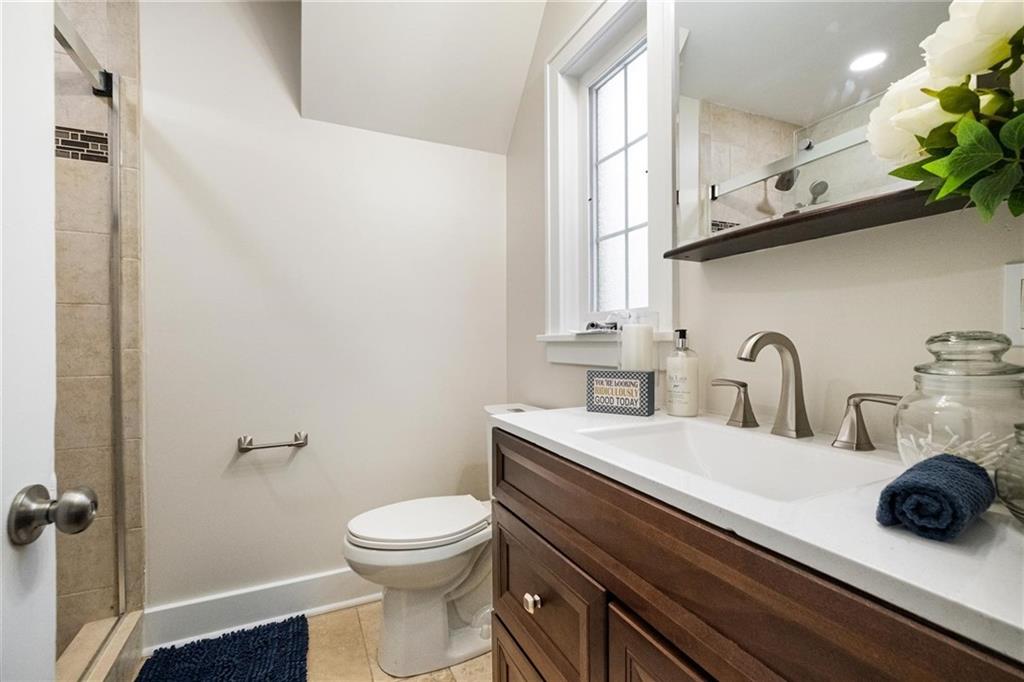 228 Woodside Road Pittsburgh, PA 15221 - Photo 17 of 34 Gallery Image 17