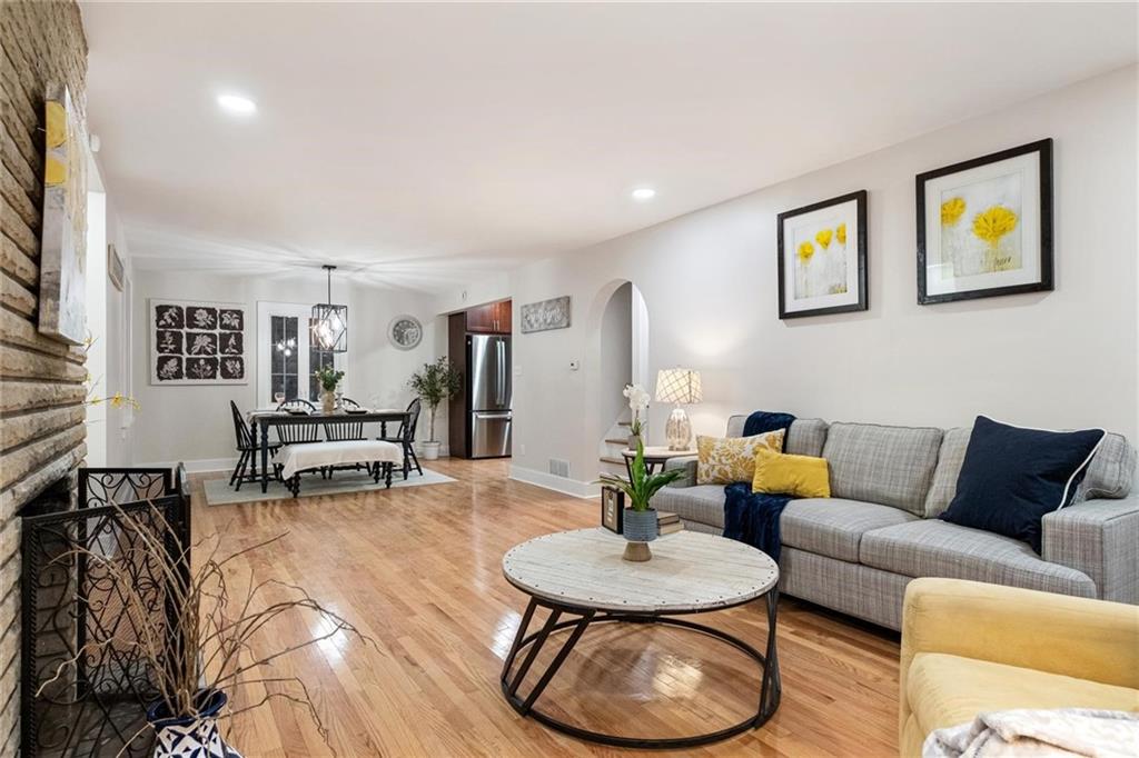 228 Woodside Road Pittsburgh, PA 15221 - Photo 9 of 34 Gallery Image 9