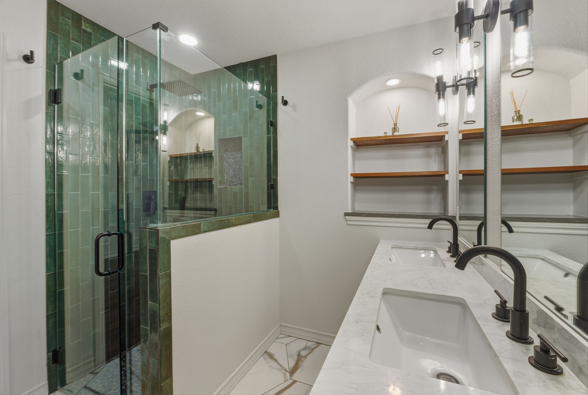20808 Sandy Brown Lane Webberville, TX 78621 - Photo 24 of 40 Double Vanity with a Walk-In Shower!