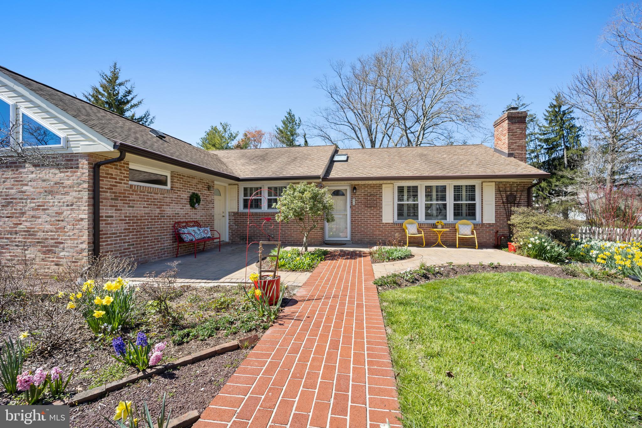 274 Beverly Road Newark, DE 19711 - Photo 1 of 40 Front Home in Spring Bloom