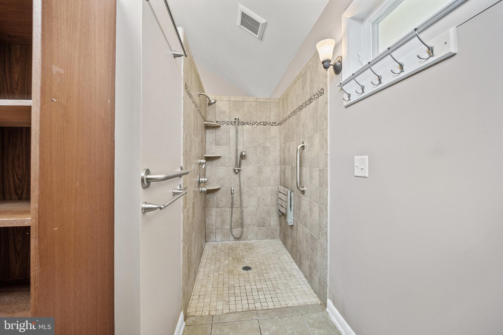 274 Beverly Road Newark, DE 19711 - Photo 19 of 40 Primary Shower