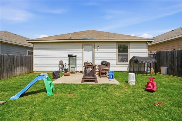 $1,899 | 1812 Village Park Trail, Burleson, TX 76028