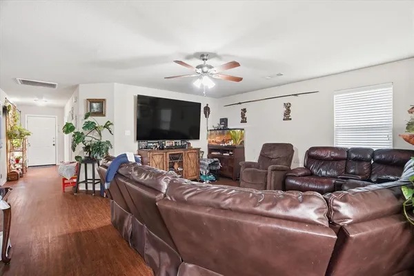 $1,899 | 1812 Village Park Trail, Burleson, TX 76028