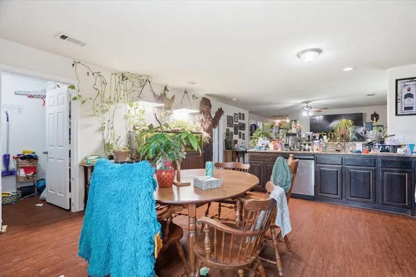 $1,899 | 1812 Village Park Trail, Burleson, TX 76028