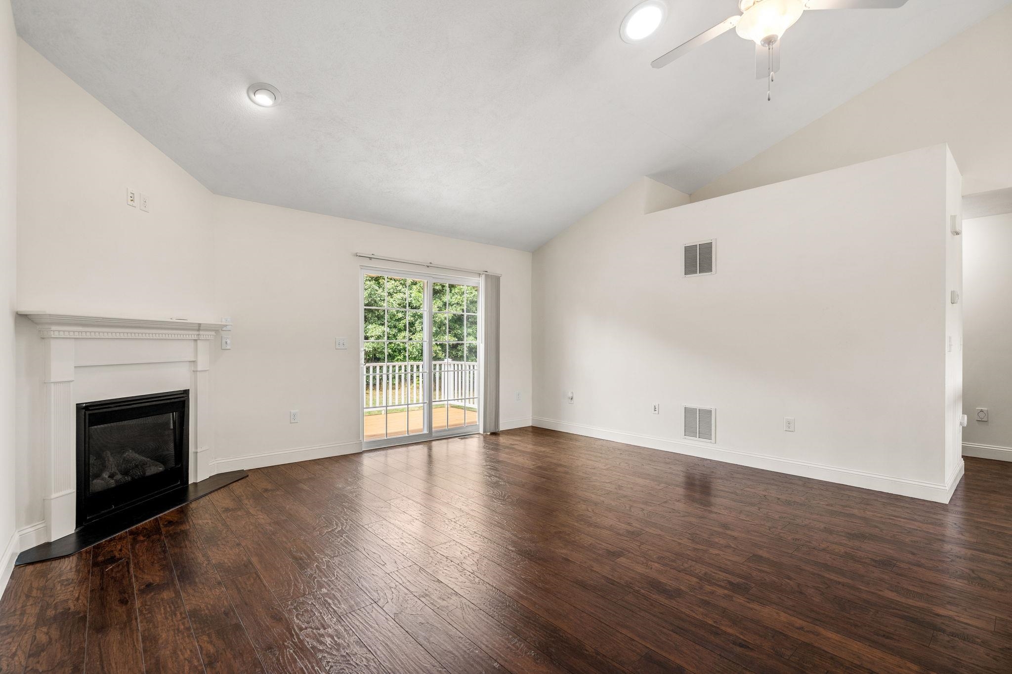 70 Hall Road, Unit 70 Fremont, NH 03044 - Photo 7 of 34