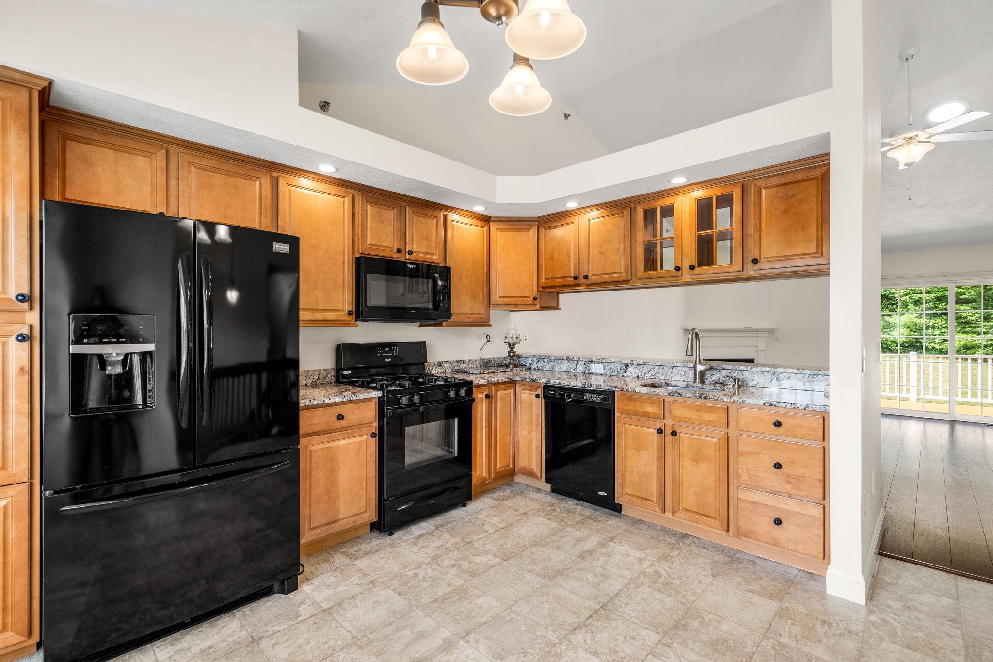 70 Hall Road, Unit 70 Fremont, NH 03044 - Photo 10 of 34