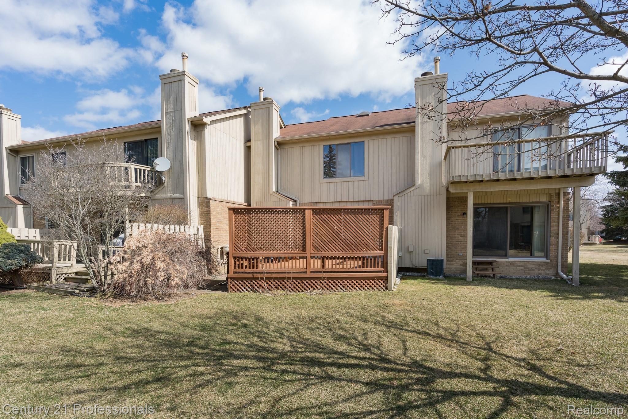 618 Byron Court Rochester, MI 48307 - Photo 2 of 31 Byron Ct MLS-W005.jpg