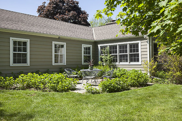 1105 Longmeadow Road Northbrook, IL 60062 - Photo 23 of 24 front view of a house with a yard