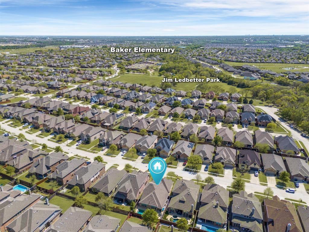 5604 Datewood Lane McKinney, TX 75071 - Photo 35 of 40 an aerial view of multiple house